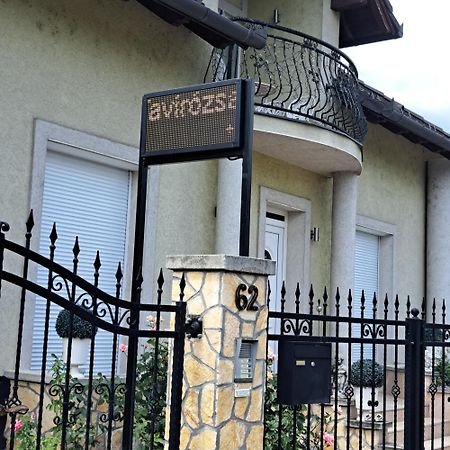 Appartement Tavirozsa à Balatonfůzfő Extérieur photo
