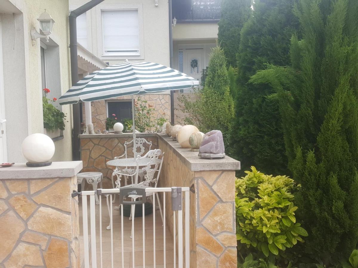 Appartement Tavirozsa à Balatonfůzfő Extérieur photo