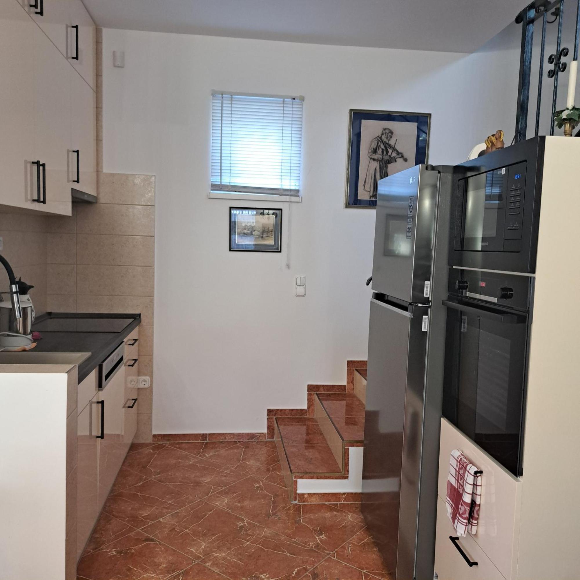 Appartement Tavirozsa à Balatonfůzfő Extérieur photo